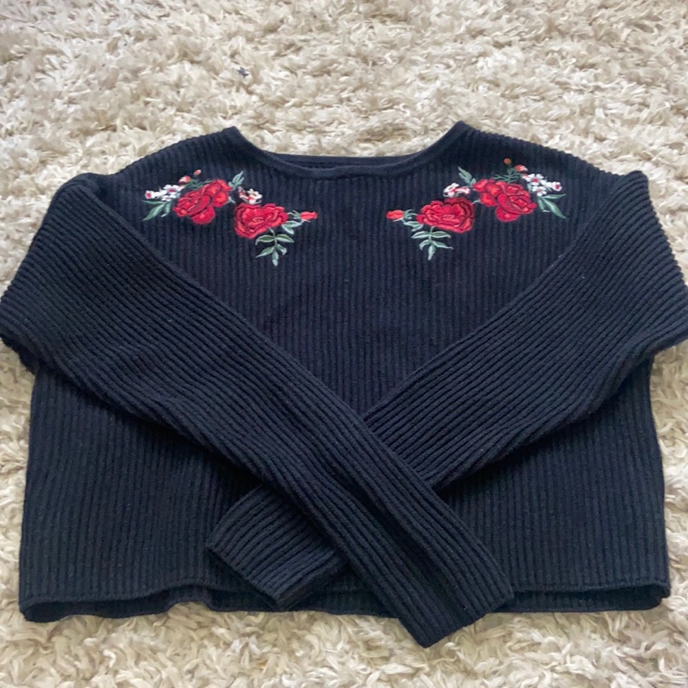 pacsun sweater with rose details